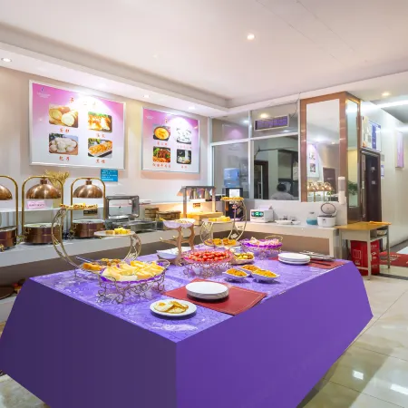 Lavande Hotel (Neijiang High Speed Railway Station, Peace Square)