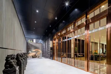 UrCove by HYATT Shanghai Jinqiao Center Отели рядом с достопримечательностью «Shanghai Di'er Gongye University»