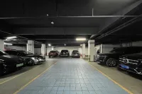 Mount Villa By T Residence (Viral infinity pool & rooftop bar | Perfect photo spot) - parking