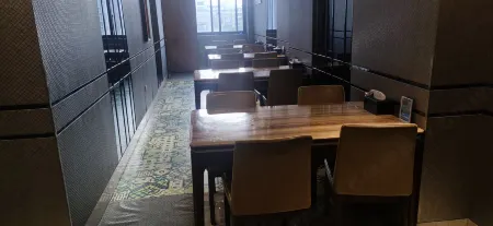 Ruian Longcheng Business Hotel Отели рядом с достопримечательностью «Rui'an Square»