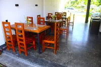 Mango Tree Villa Bentota - ที่มีสระว่ายน้ำ