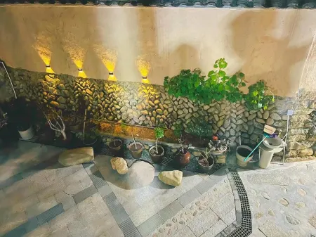 Yunhe Ting Shier Hao Courtyard Отели в г. Юньхэ