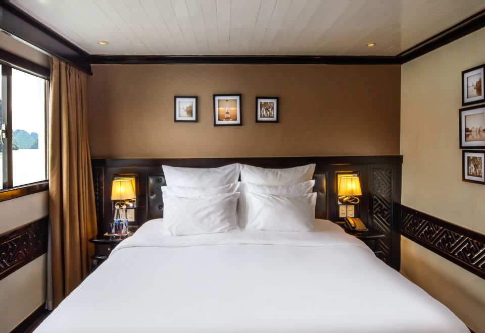 파라다이스 럭셔리 크루즈 선박 외관