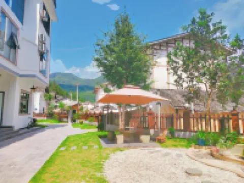 梵淨山雲中舍月下沙中国式旅館