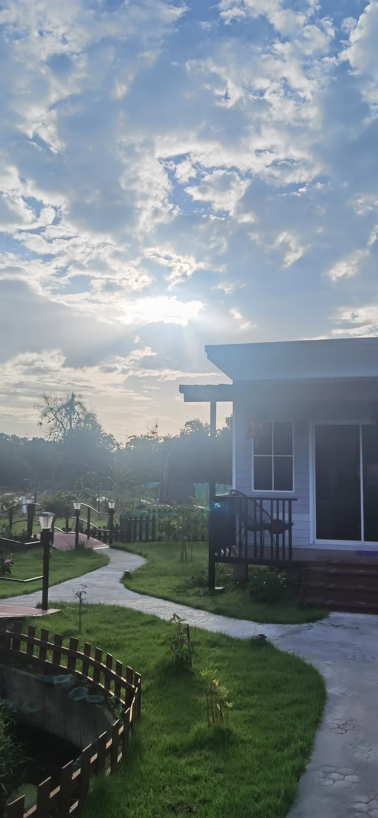 รูปภาพของเลิฟ​ อิน​ กาญจ​น์