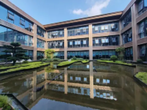 Dengfeng Zhongzhou Intermega Shaolin Hotel โรงแรมในเติงเฟิง