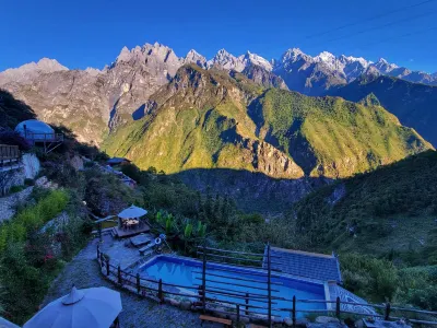 Tiger Leaping Gorge yachajiao Manor