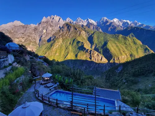 Tiger Leaping Gorge yachajiao Manor