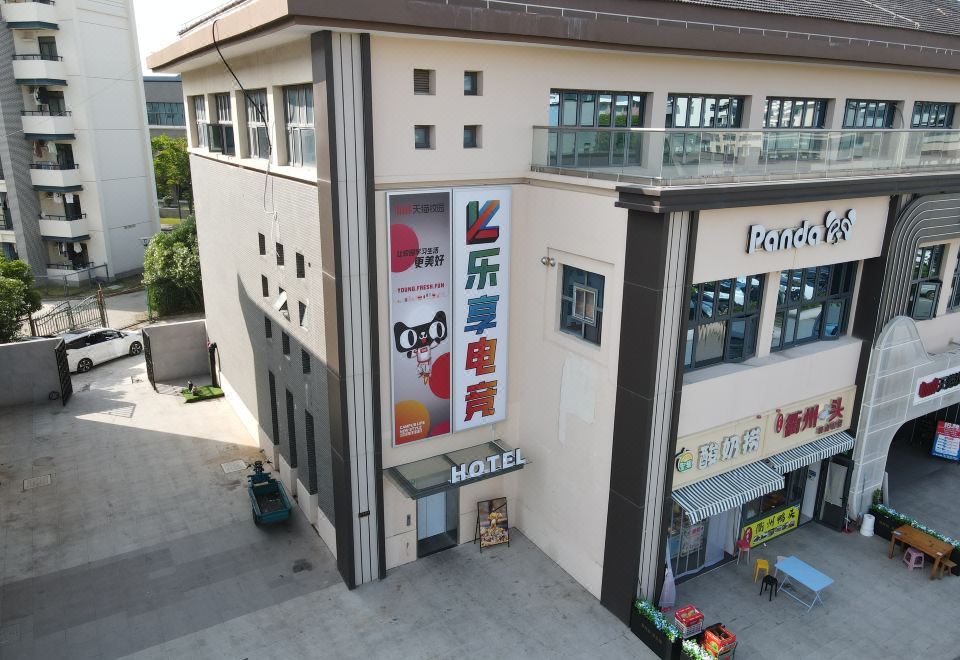 hotel overview picture