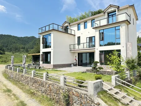 Tong gong lan ting small courtyard