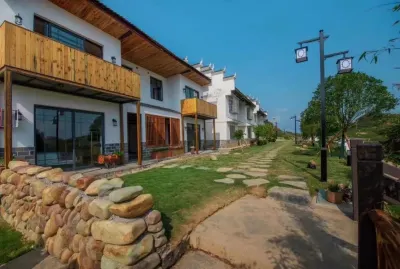 雲端渡民宿（八面山景區店） 裡耶古城（秦簡）博物館附近的飯店