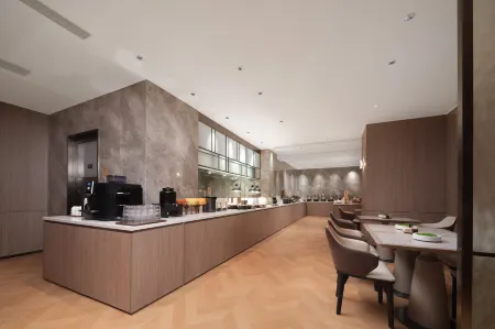 Atour X Hotel Changchun Zoological and Botanical Park Отели рядом с достопримечательностью «Branch of Changchun Institute of Technology»