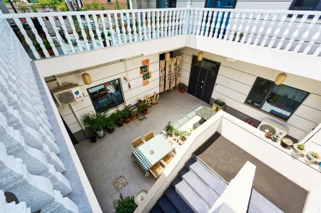 Shiyue B&B (Xi'an Lintong Terra Cotta Warriors Store） Отели рядом с достопримечательностью «Terra-Cotta Warriors No. 2 Pit»