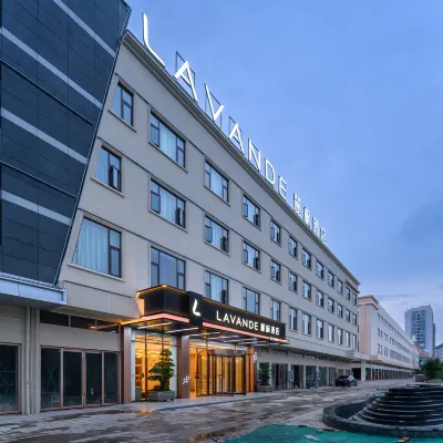 Lifeng Hotel (Qujing High speed Railway Station Branch) 珠江源古鎮周辺のホテル