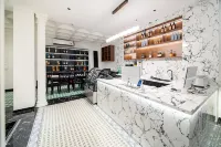 Qingfeng Zhi Yao Homestay (Liuxing Street) Hotel di Yining
