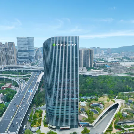 Wyndham Garden Wuhan Donghu Отели рядом с достопримечательностью «Южный Китайский национальный университет-Северный 2-й ворота»