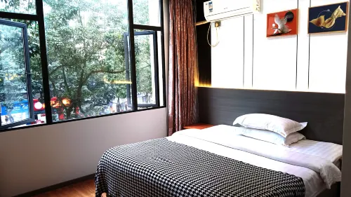 Zhongxian Junxuan Hotel - 2-Star