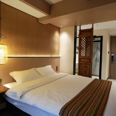 Naxi Home Homestay โรงแรมใกล้ทะเลสาบไป่หลง