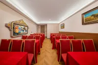 Hulunbuir Haruhan Hotel (Hailar Highway Passenger Transport Terminal Fada Plaza)
