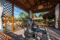 Bamboo Veranda · Hedge Bamboo Lodge - Gym