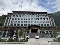 陳塘溝平措康桑夏爾巴大酒店 Hotéis em Condado de Dinggyê