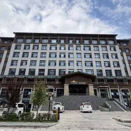 陳塘溝平措康桑夏爾巴大酒店 Отели в г. Динцзие