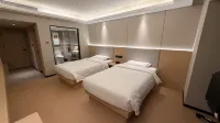 iLove E-Sports Hotel (Longkou Poly Plaza) - Dağ Manzaralı