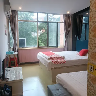Hunchun Qianxun Hotel (Seafood Commercial Street Bohai Ancient Town) Hotels near Oushi Street