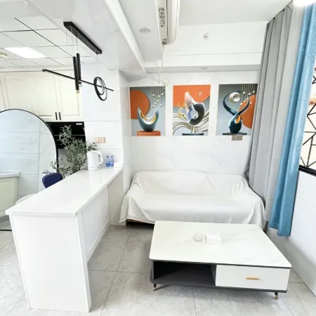 Tingting Xiaozhu Homestay (Century Avenue Branch)