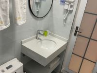 红日宾馆(石家庄红旗大街店) - 标准双床房