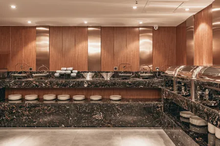 Starway Hotel(Qinhuangdao Shanhaiguan railway station store) Отели рядом с достопримечательностью «Old Dragon's Head»