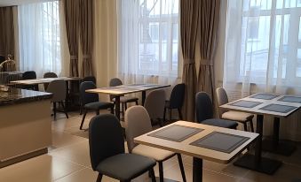 Homeinn Selected Hotel (Qitaihe Pedestrian Street Bus Station Financial Building)