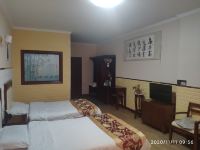 隆化龙悦宾馆 - 标准中式三人房