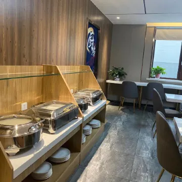 Grey Whale Intelligent Hotel (Baoding Mancheng People's Hospital)