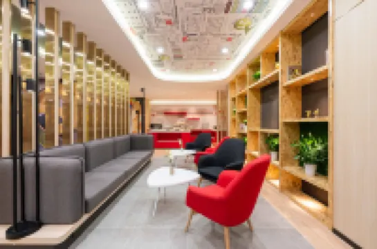 Ibis Hotel (Dalian Railway Station Light Rail Station)