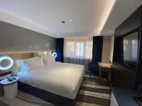 Orange Hotel (Beijing Guomao) Hotels near Beijing TV Center