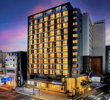 Golden Daisy Hotel