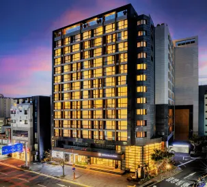 Golden Daisy Hotel