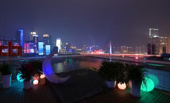 Sky Garden Riverview S Hotel (Chongqing Jiefangbei Hongyadong)
