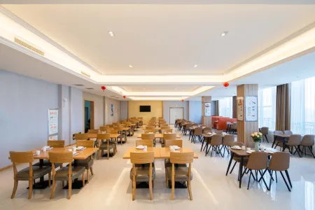 Vienna 3 Best Hotel (Alar Tarim University) Отели в г. Алаэр