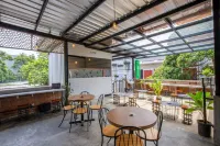 Sekararum Butik Syariah Guesthouse - Frühstück