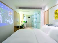 八艺空间酒店(南京江宁大学城店) - 当代艺术大床房（IMAX智能投影）