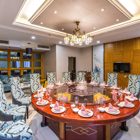 Yufeng International Hotel