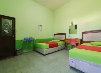 Cantik Hotel Hotel dekat Taman Melati