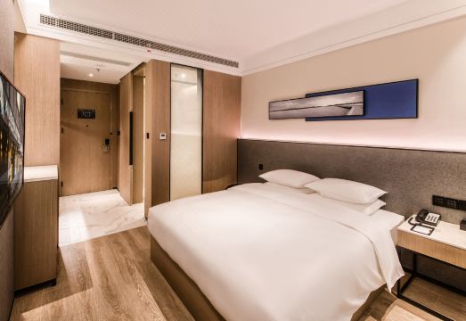 수닝 야위에 호텔 (장자강 보행자 거리 만바트 광장)