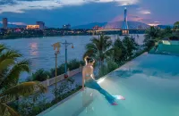 楚梵江景飯店（西雙版納景洪告莊西雙景星光夜市店） - 無邊際泳池