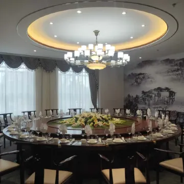 Alashankou Longquan Hotel