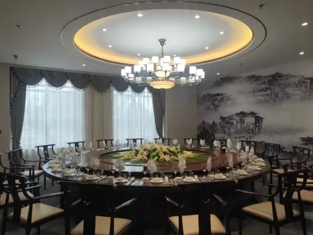 Alashankou Longquan Hotel Отели рядом с достопримечательностью «Alataw Shankou»