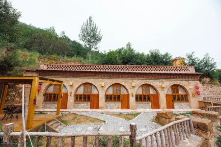 Red Ballad Отели рядом с достопримечательностью «Wangjiaping Revolutionary Site»