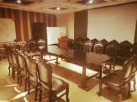 Baiqing Elegant Business Hotel (Anshan Station Yongle Park Branch)